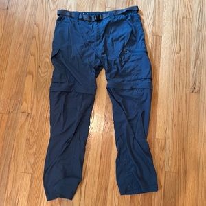 Columbia Men’s Zip-Off Hiking Pants/Shorts. Size 36x32. Dark blue.